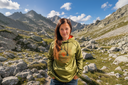 Ocean Rise Hoodie - Women  - Grün mit orangefarbenem Logo
